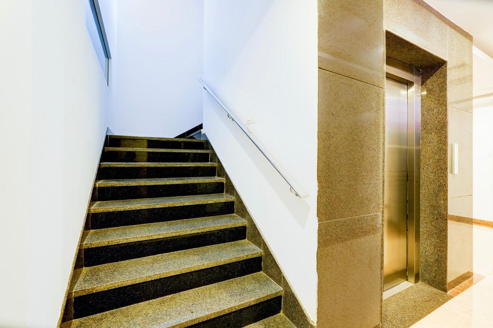 Super Townhouse Oak Aecs Formerly Bangalore Times エクステリア 写真