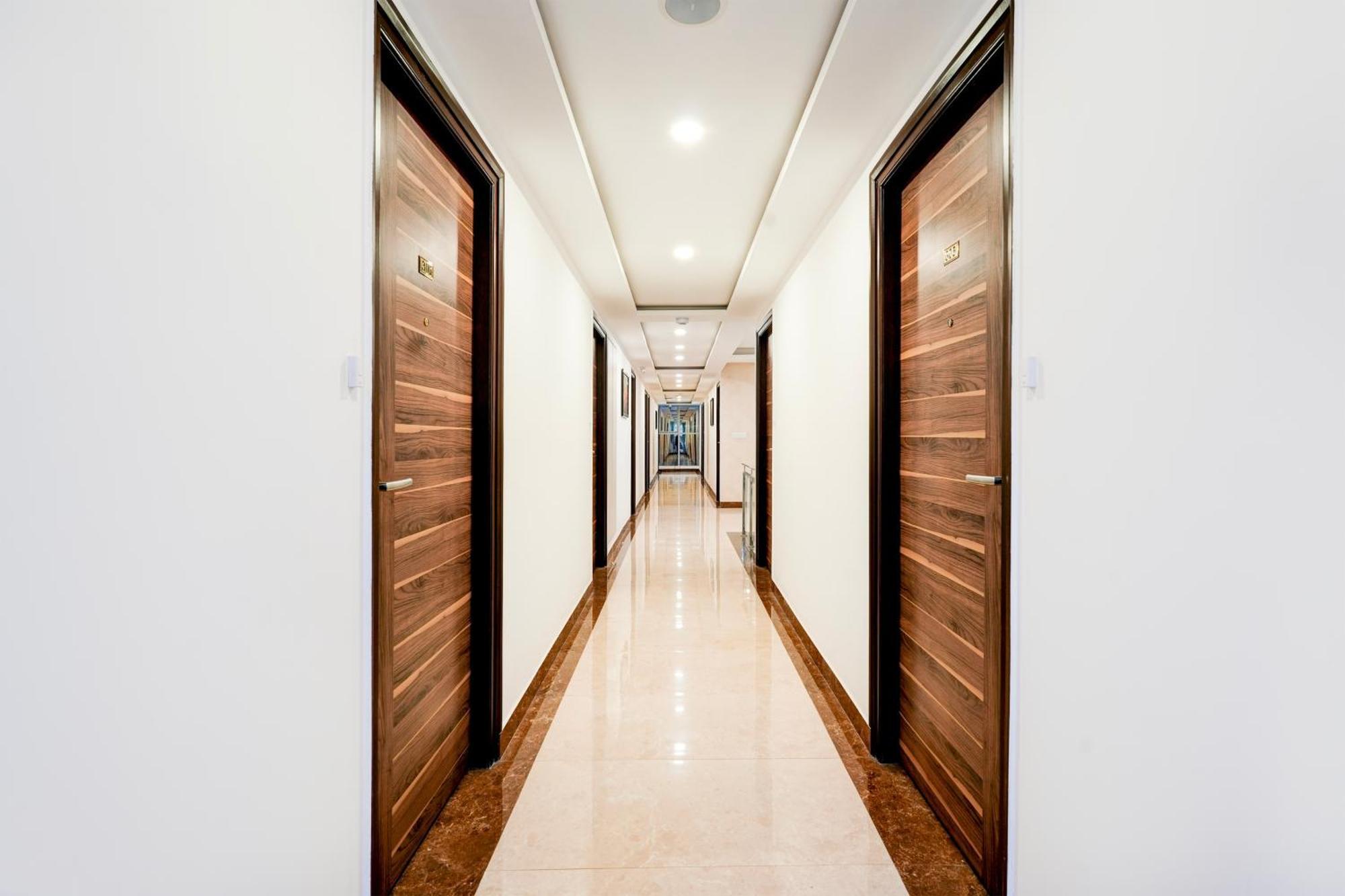 Super Townhouse Oak Aecs Formerly Bangalore Times エクステリア 写真